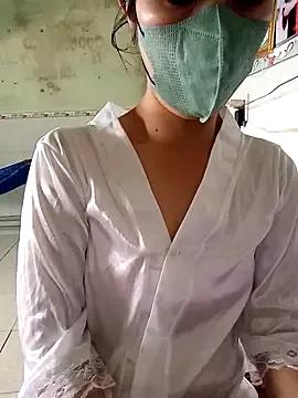 Lyly_sexy2k on StripChat 