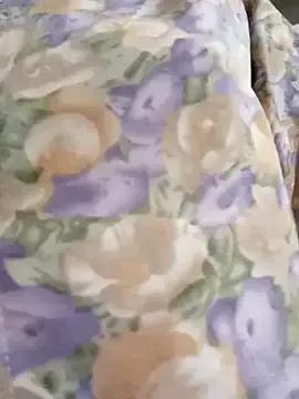 Lyly_sexy2k on StripChat