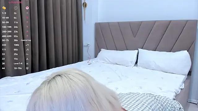 maaya_li on StripChat