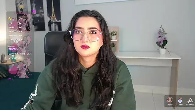 madame_lottie on StripChat 