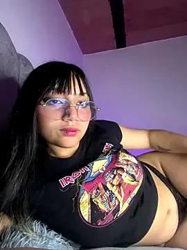 Maddy_w on StripChat