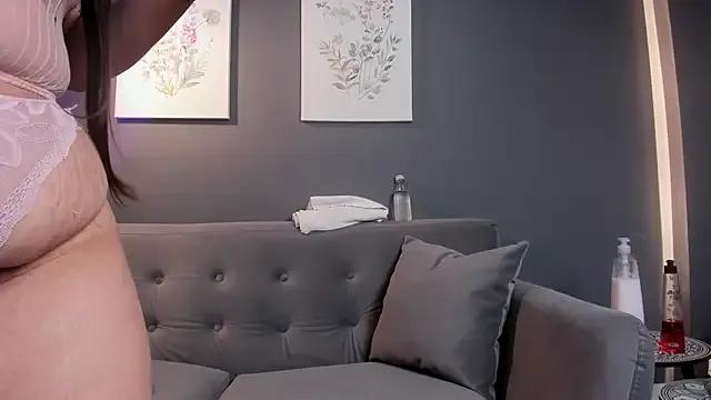 Maia_santamaria on StripChat