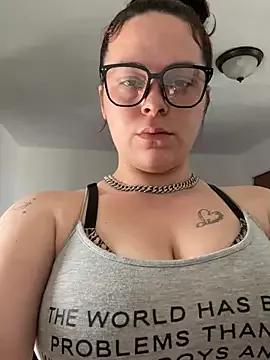 MamaSpicy on StripChat 