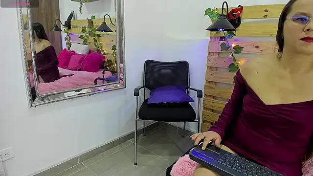 Mariadelmar_15 on StripChat