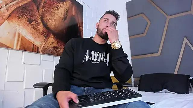 massimofiore_ on StripChat 