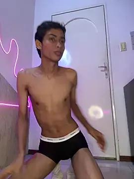Mauuu18 on StripChat 