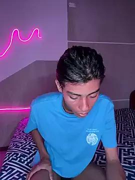 Mauuu18 on StripChat 