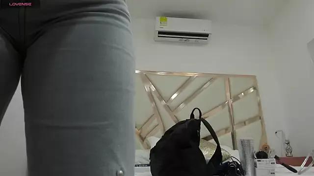 Maya_Bluee on StripChat 
