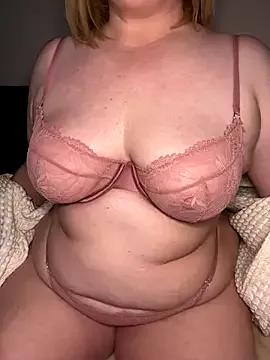 Maya_R on StripChat 