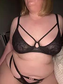 Maya_R on StripChat 