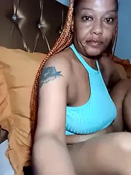 MayaMellow210 on StripChat 