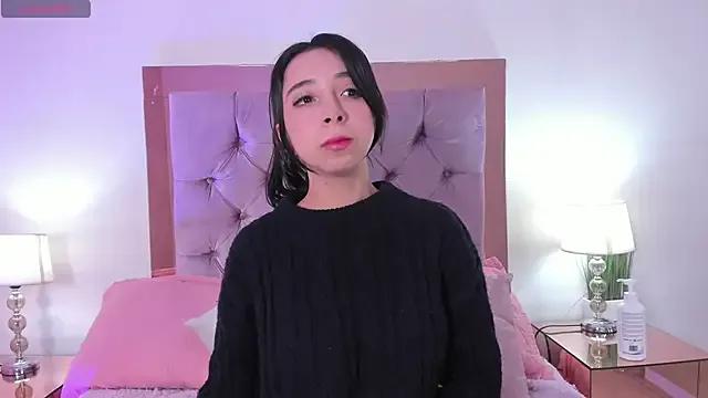 melanie_hills on StripChat