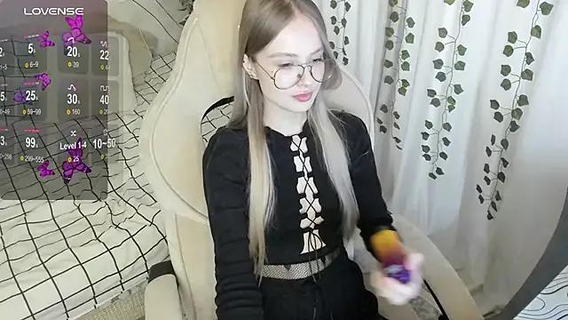 mell_milles on StripChat 