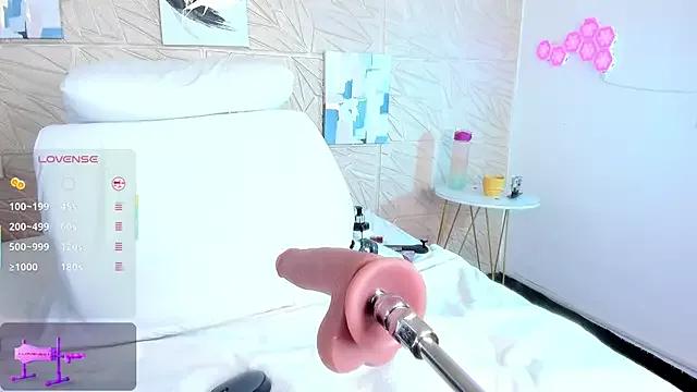 melly_col on StripChat 