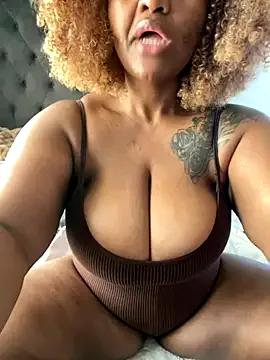 MILL204 on StripChat 