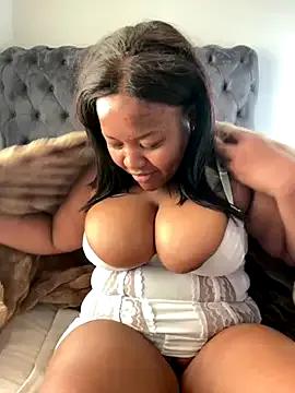 MILL204 on StripChat 