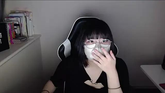 mimika0403 on StripChat 