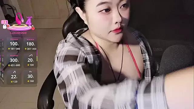 Mini1314 on StripChat