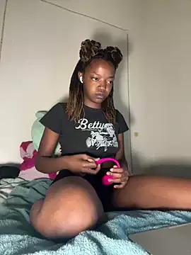 minimama69 on StripChat 