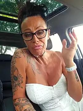 Misses-Cougar on StripChat 