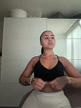 Missmilawild on StripChat 