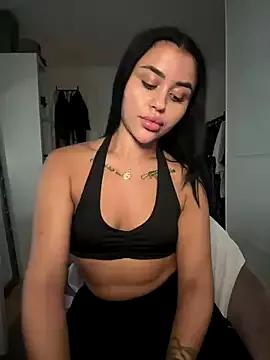 Missmilawild on StripChat 