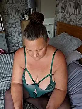 MissQueenBeex on StripChat 