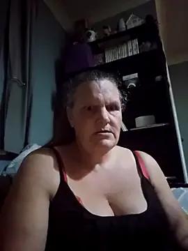 MissQueenBeex — Rub pussy with toy