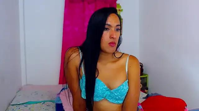misss_estrella on StripChat 