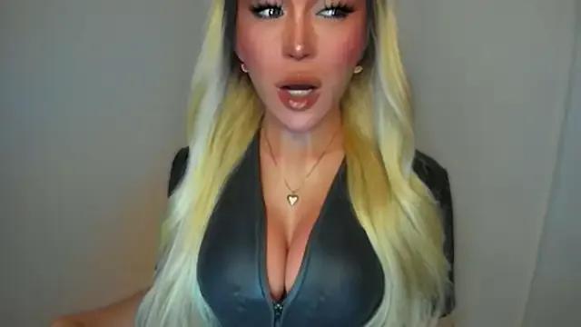MissValentinaJohnson on StripChat 