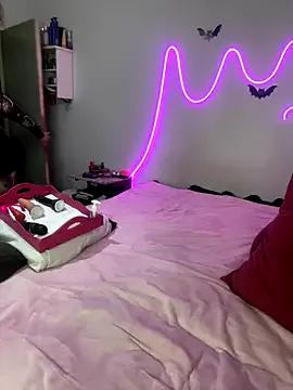 Mizztikaa — Wet my pussy & play with anal plug 