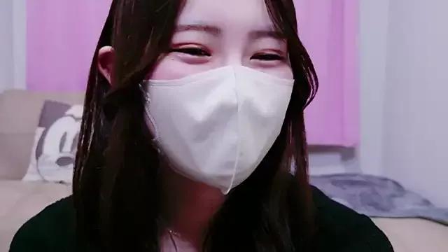MOEMOE-Q on StripChat 