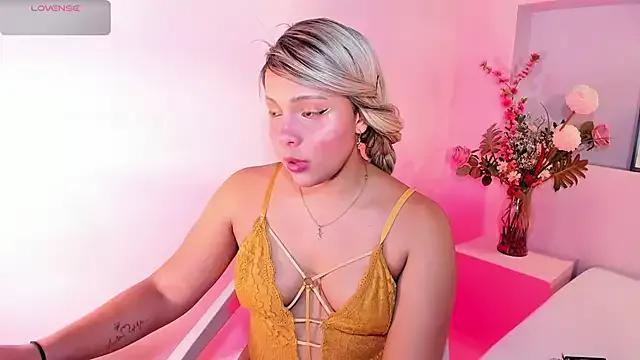 mollylogan1 on StripChat 