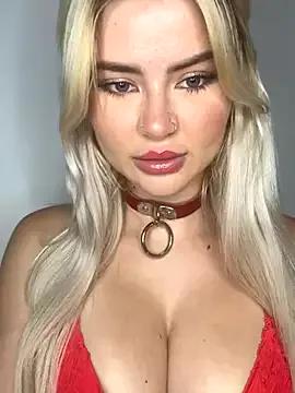 MollyLovexo on StripChat 
