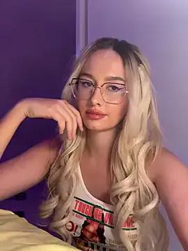 mollyxxx on StripChat 
