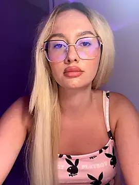 mollyxxx on StripChat 