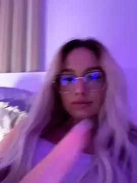 mollyxxx — Private on StripChat