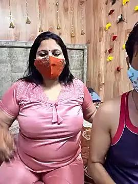 MOM-SUN-COUPLE — Panty remove