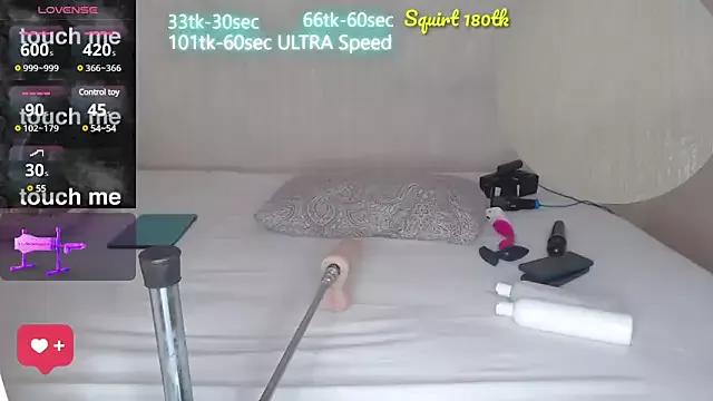 mom4you on StripChat 