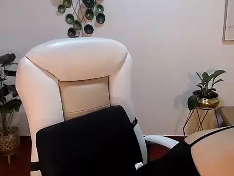 mom_xxx on StripChat 