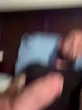 momentum2023 on StripChat 