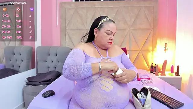 mommy_cute on StripChat 