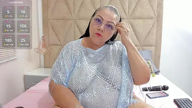 mommy_cute on StripChat 
