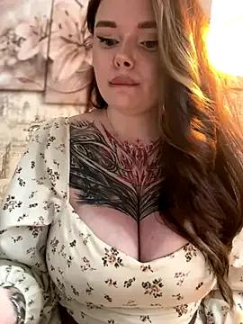MommyDimitrescu_ on StripChat 