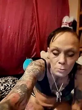 MommyMisfit on StripChat 