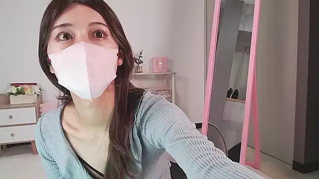 MOMO_momo_xoxo on StripChat 