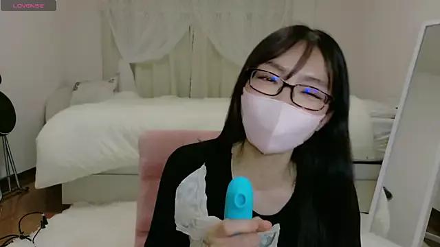 momochan88 on StripChat 