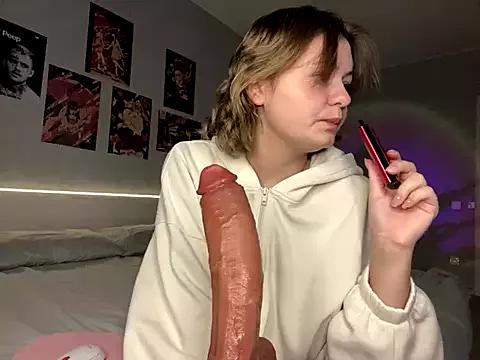 MoonIvy_ on StripChat 