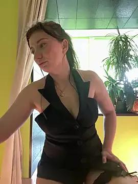 MooonReal on StripChat 