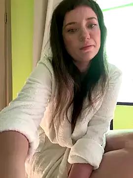 MooonReal on StripChat 